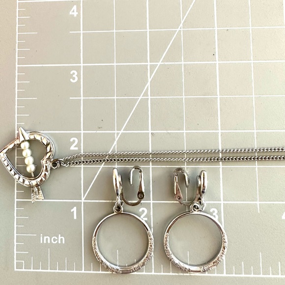 Vintage Trifari Earrings & Heart Necklace - Picture 11 of 17